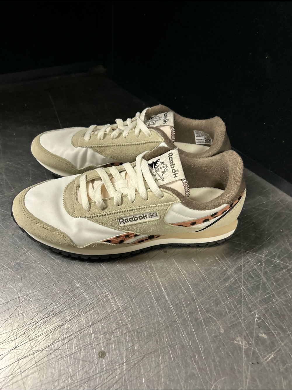 Reebok Classic Cheetah Size 9 Women